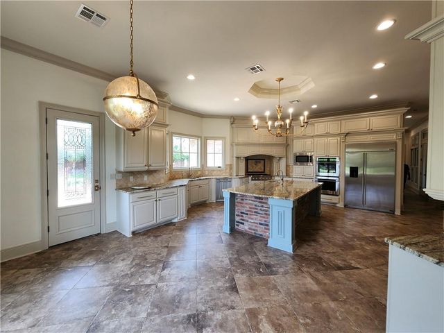 4708 CHRISTOPHER Place, Alexandria, LA 71303