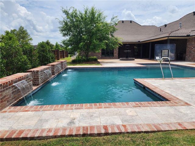 4708 CHRISTOPHER Place, Alexandria, LA 71303