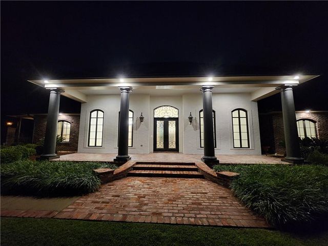 4708 CHRISTOPHER Place, Alexandria, LA 71303
