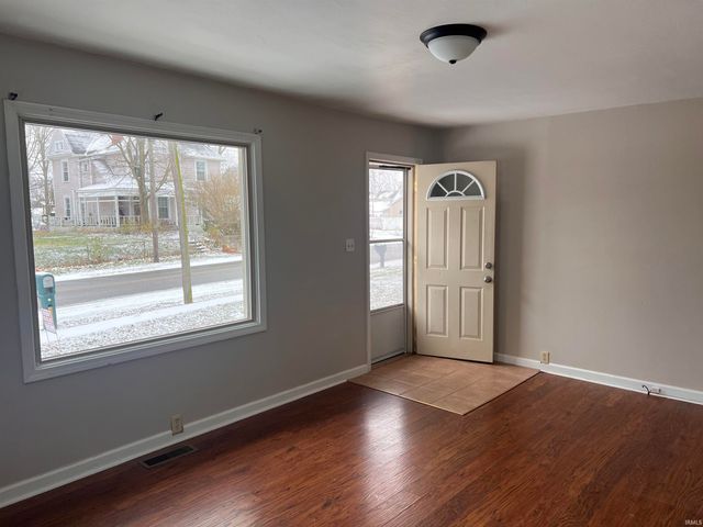 8808 W Cornbread Road, Yorktown, IN 47396