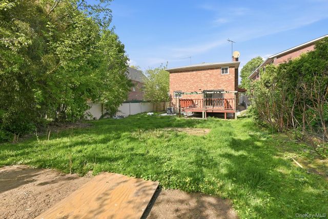 47-18 Glenwood Street, Little Neck, NY 11362