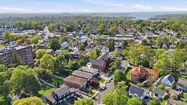 47-18 Glenwood Street, Little Neck, NY 11362