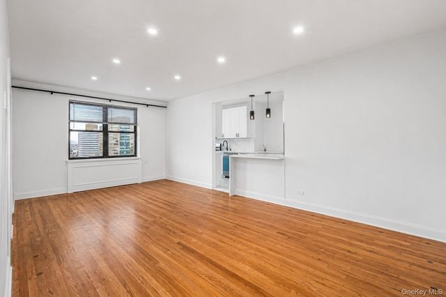 9876 Queens Boulevard 6L, Rego Park, NY 11374