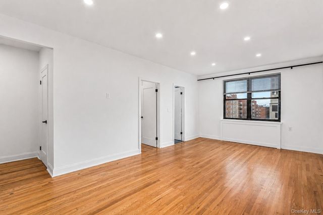 9876 Queens Boulevard 6L, Rego Park, NY 11374
