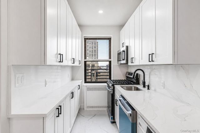 9876 Queens Boulevard 6L, Rego Park, NY 11374