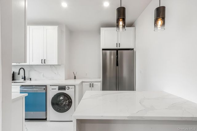 9876 Queens Boulevard 6L, Rego Park, NY 11374
