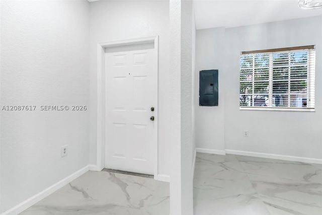 8870 N Isles Cir, Tamarac, FL 33321