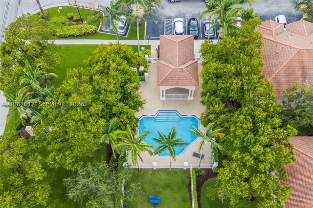 8870 N Isles Cir, Tamarac, FL 33321