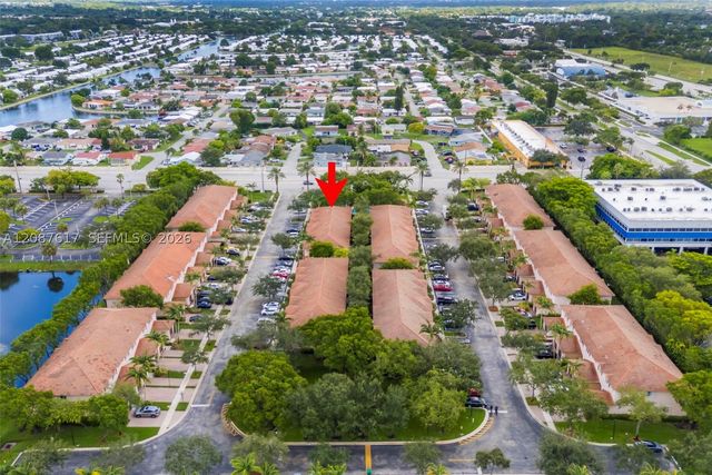 8870 N Isles Cir, Tamarac, FL 33321