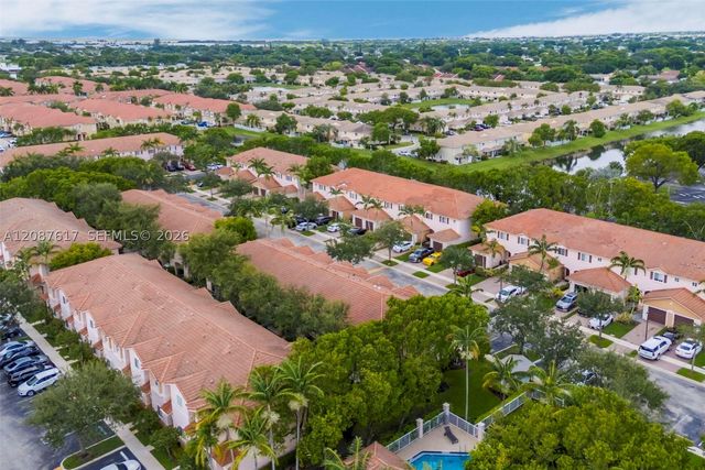 8870 N Isles Cir, Tamarac, FL 33321