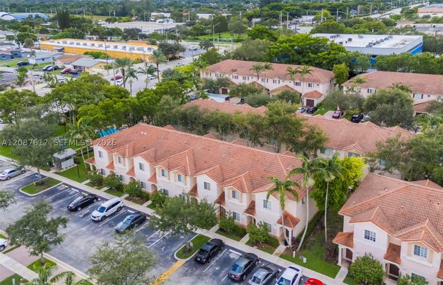 8870 N Isles Cir, Tamarac, FL 33321