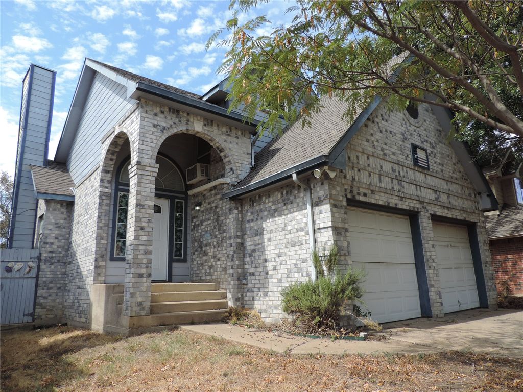 6825 W Driffield Court, North Richland Hills, TX 76182 — exterior