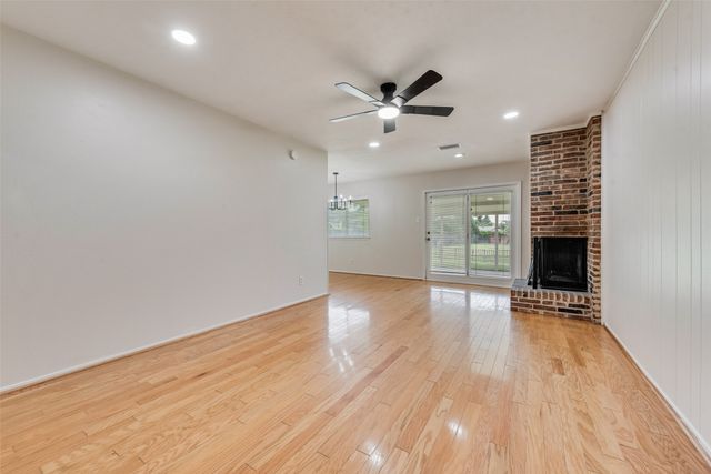 2132 Meandering Drive, Irving, TX 75060