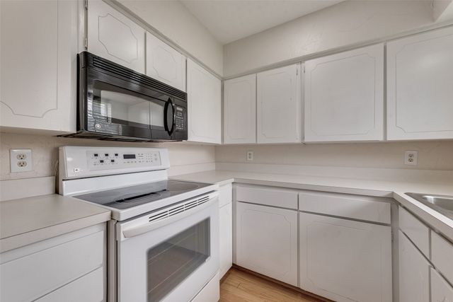 2132 Meandering Drive, Irving, TX 75060