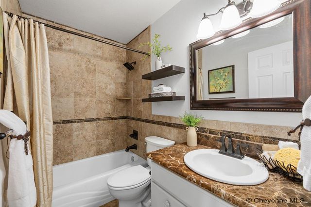 3104 HOLLAND CT, Cheyenne, WY 82009