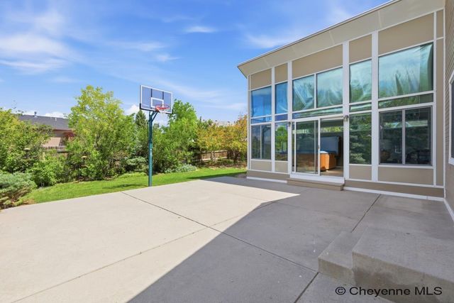 3104 HOLLAND CT, Cheyenne, WY 82009