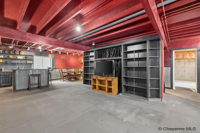 3104 HOLLAND CT, Cheyenne, WY 82009