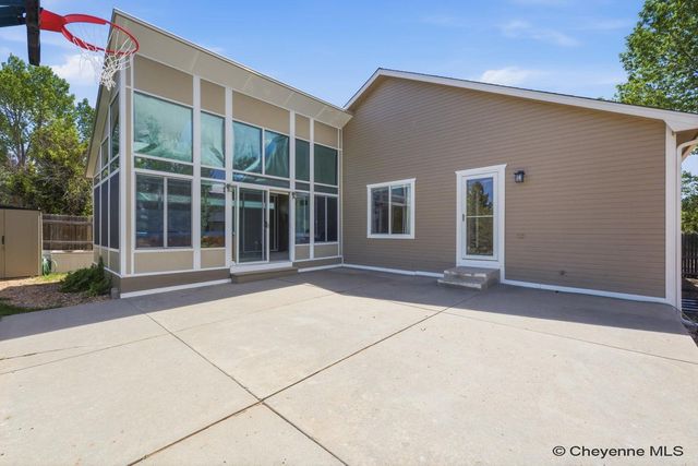 3104 HOLLAND CT, Cheyenne, WY 82009