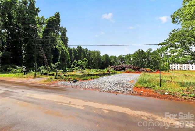3000+3050 Sloan Drive, Charlotte, NC 28208