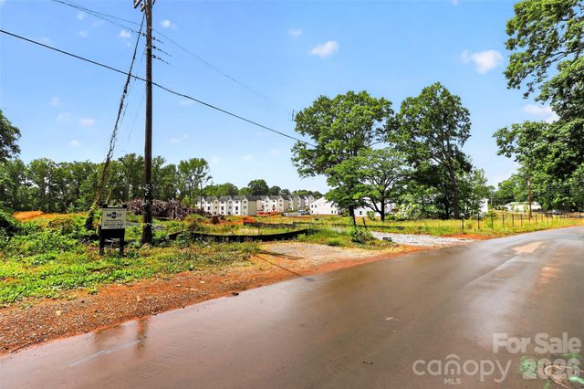 3000+3050 Sloan Drive, Charlotte, NC 28208