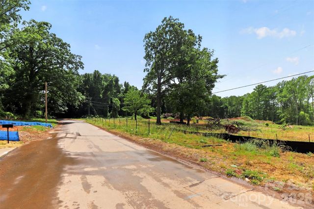 3000+3050 Sloan Drive, Charlotte, NC 28208
