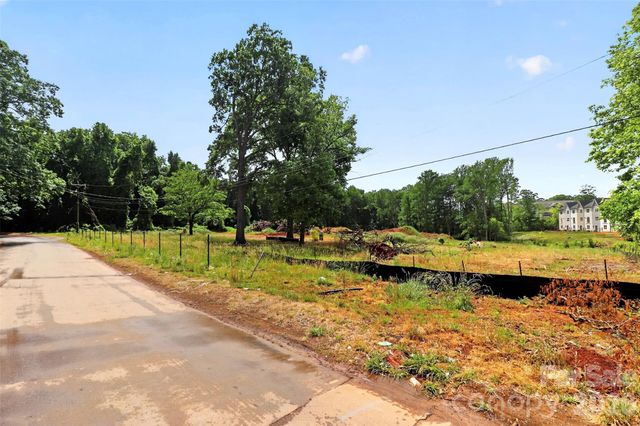 3000+3050 Sloan Drive, Charlotte, NC 28208