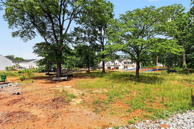 3000+3050 Sloan Drive, Charlotte, NC 28208