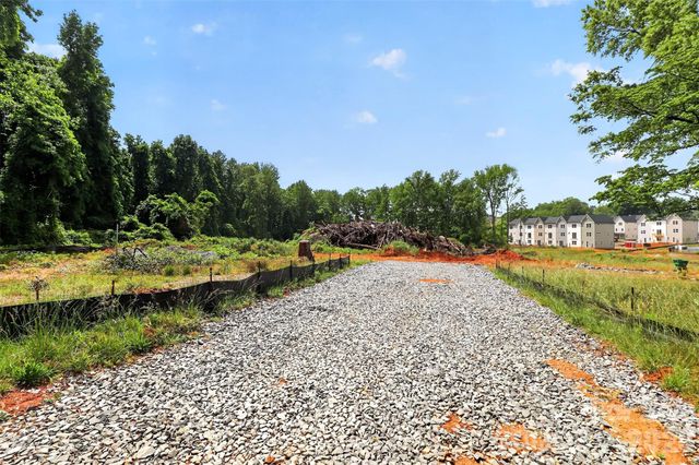 3000+3050 Sloan Drive, Charlotte, NC 28208