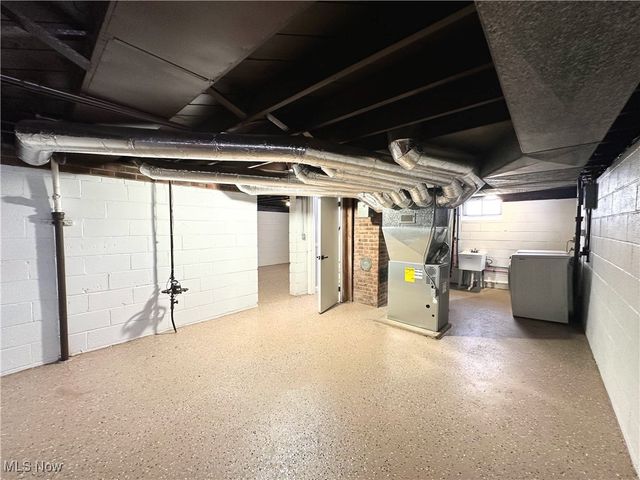 19931 Raymond Street, Maple Heights, OH 44137