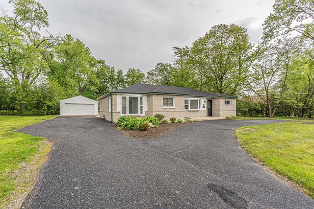 1055 N Bluebonnet Lane, Hoffman Estates, IL 60169