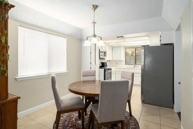 9255 N Recreation Avenue, Fresno, CA 93720