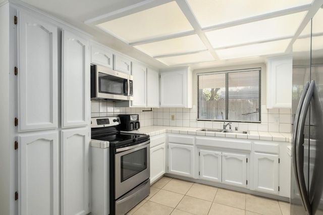 9255 N Recreation Avenue, Fresno, CA 93720