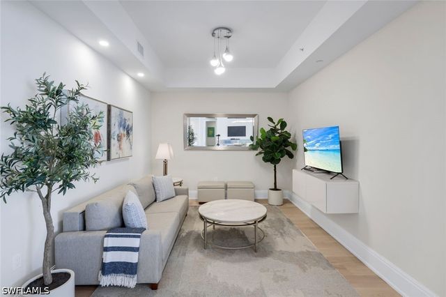 1135 3rd AVE S 518, Naples, FL 34102