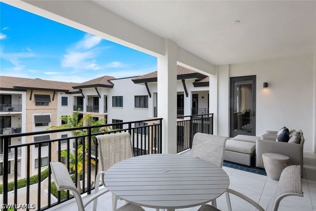 1135 3rd AVE S 518, Naples, FL 34102