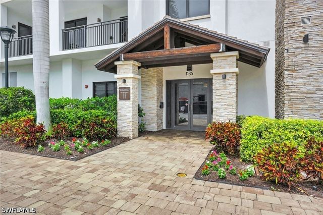 1135 3rd AVE S 518, Naples, FL 34102