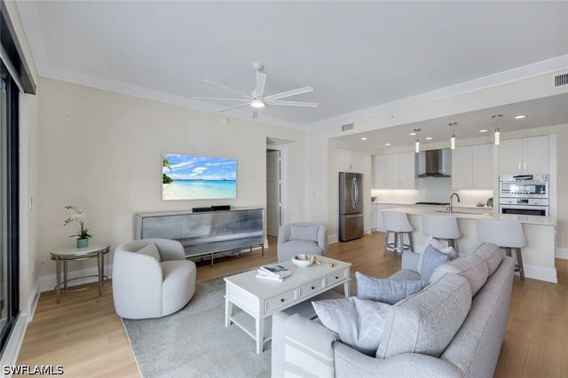 1135 3rd AVE S 518, Naples, FL 34102