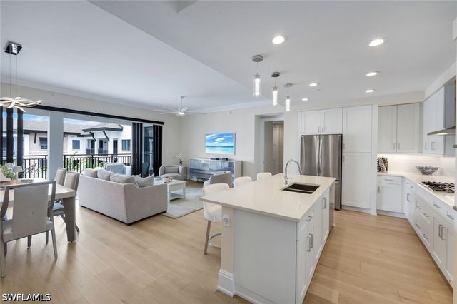 1135 3rd AVE S 518, Naples, FL 34102