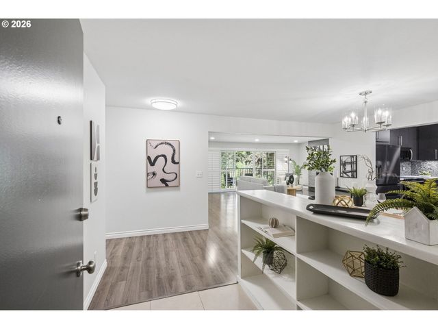 16250 PACIFIC Hwy, Lake Oswego, OR 97034
