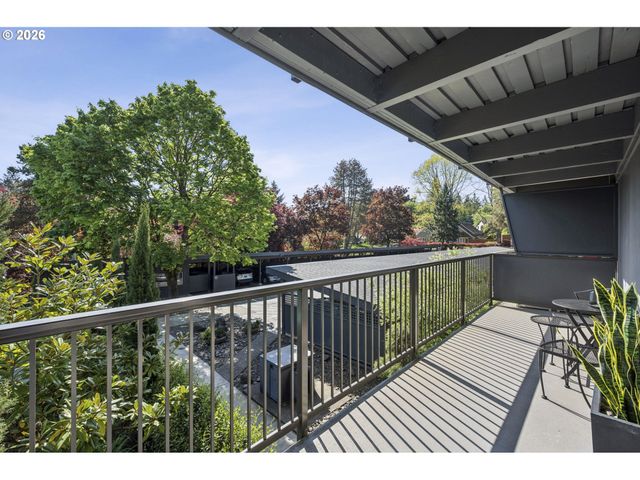 16250 PACIFIC Hwy, Lake Oswego, OR 97034