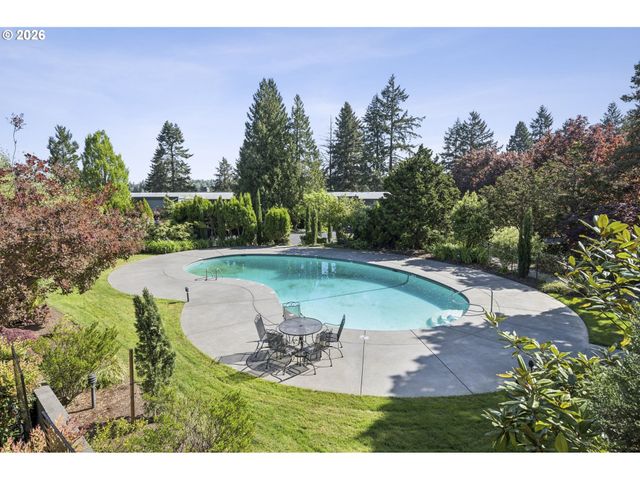 16250 PACIFIC Hwy, Lake Oswego, OR 97034