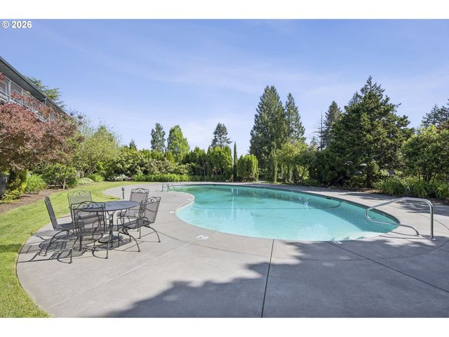 16250 PACIFIC Hwy, Lake Oswego, OR 97034