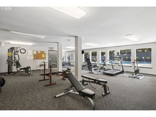 16250 PACIFIC Hwy, Lake Oswego, OR 97034