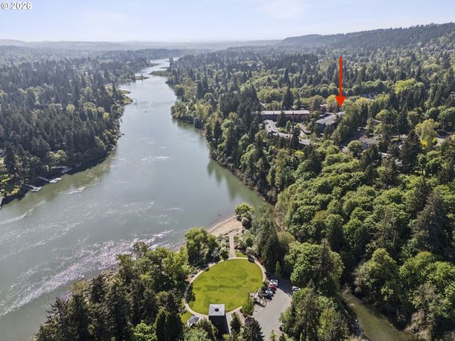 16250 PACIFIC Hwy, Lake Oswego, OR 97034
