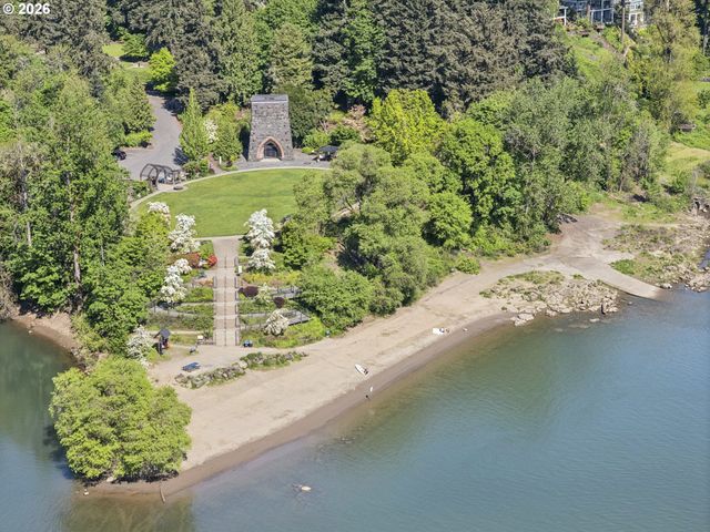 16250 PACIFIC Hwy, Lake Oswego, OR 97034