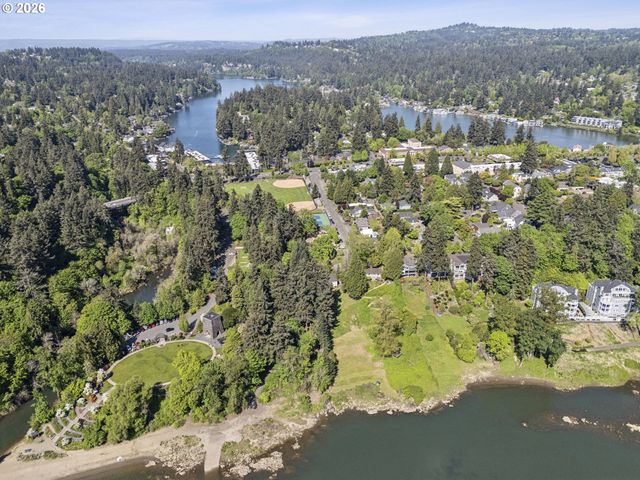 16250 PACIFIC Hwy, Lake Oswego, OR 97034