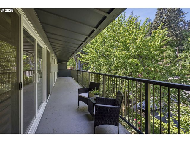 16250 PACIFIC Hwy, Lake Oswego, OR 97034