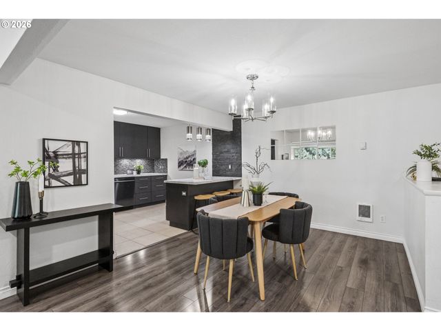 16250 PACIFIC Hwy, Lake Oswego, OR 97034