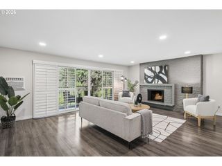 16250 PACIFIC Hwy, Lake Oswego, OR 97034