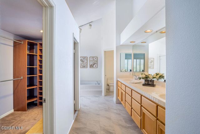591 Hawks Bill Place, Simi Valley, CA 93065