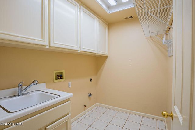 591 Hawks Bill Place, Simi Valley, CA 93065